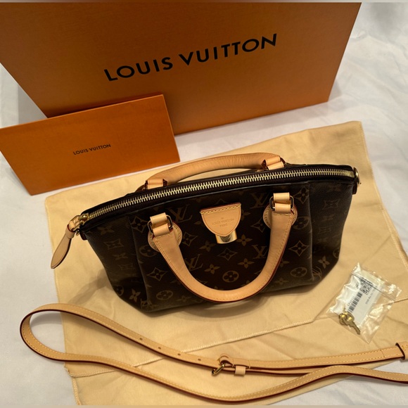 Authentic Louis Vuitton Rivoli PM Bag! - Picture 3 of 14